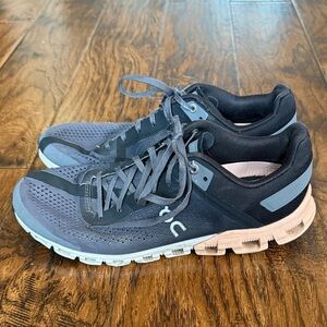 On Cloud Cloudflow Rock Rose Running Women's Black and Gray Shoes; size 9.5